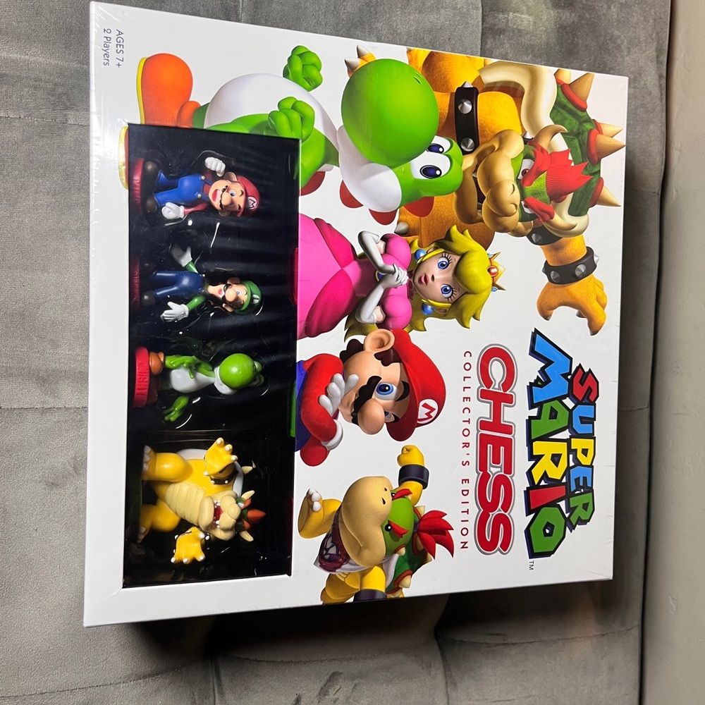 Nintendo Super Mario Chess Set - Multicolor